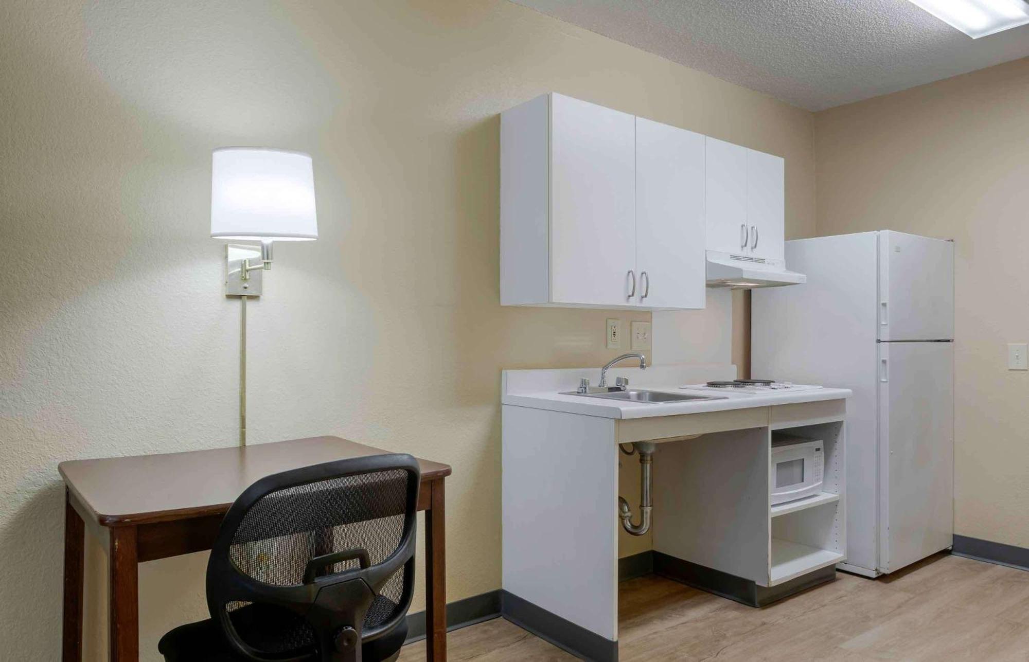 Extended Stay America Suites - Fort Lauderdale - Cypress Creek - Andrews Ave Oakland Park Exterior photo