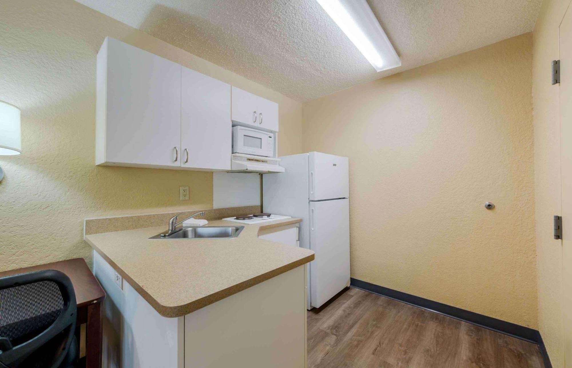 Extended Stay America Suites - Fort Lauderdale - Cypress Creek - Andrews Ave Oakland Park Exterior photo