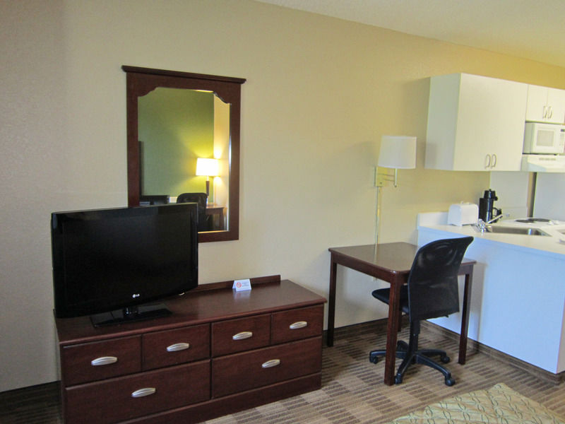 Extended Stay America Suites - Fort Lauderdale - Cypress Creek - Andrews Ave Oakland Park Exterior photo